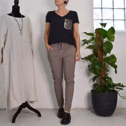SECOND HAND T-shirt SVART S/M - Lo-ika