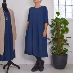 Sweatshirtklänning MÖRKBLÅ