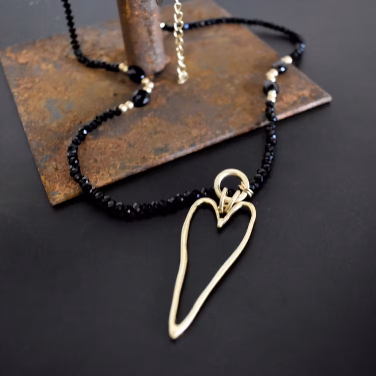 Halsband Cassandra SVART/GULD - The Moshi