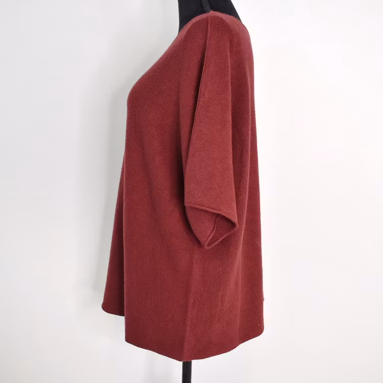 Finstickad Ponchotröja Sia WINE - Marta du Chateau