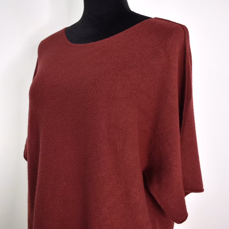 Finstickad Ponchotröja Sia WINE - Marta du Chateau