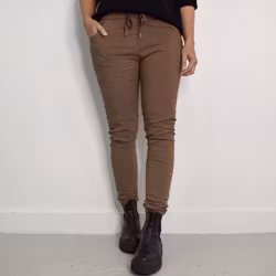 Stretchig Byxa Alva MÖRK TAUPE