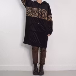 Hoodieklänning Velour Emily SVART - Camicia