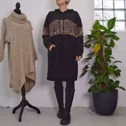 Hoodieklänning Velour Emily SVART - Camicia