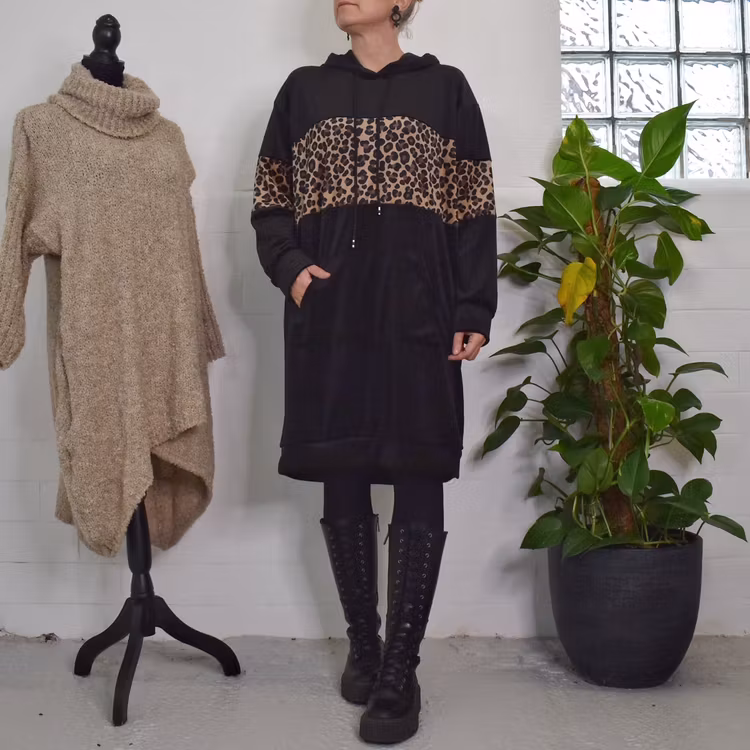 Hoodieklänning Velour Emily SVART - Camicia