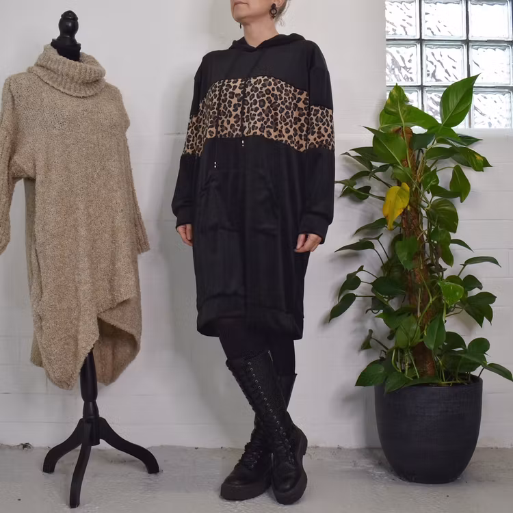 Hoodieklänning Velour Emily SVART - Camicia