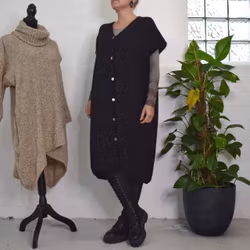 Stickad klänning/väst Joelle SVART - Camicia