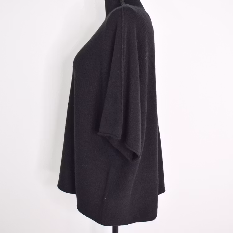 Finstickad Ponchotröja Sia SVART - Marta du Chateau