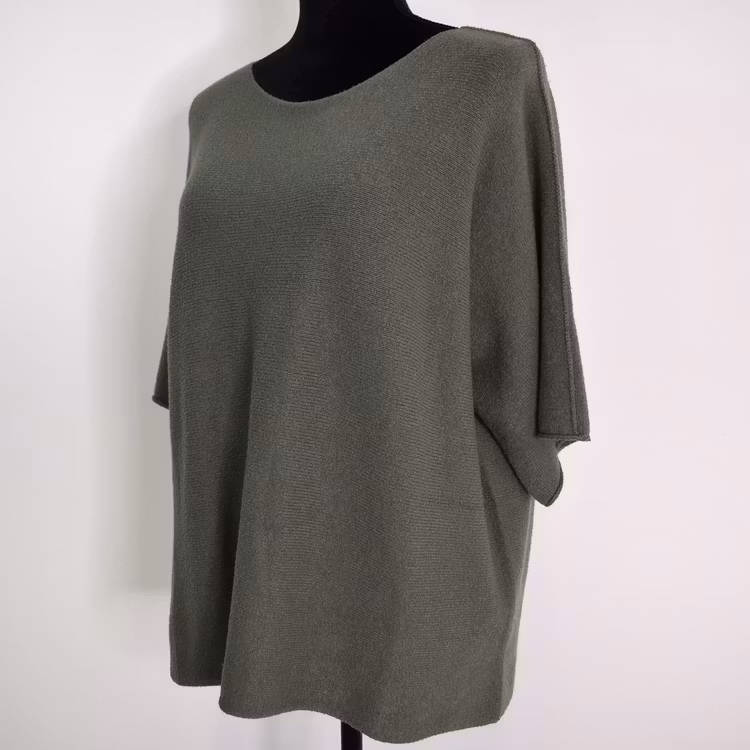 Finstickad Ponchotröja Sia MILITARY - Marta du Chateau