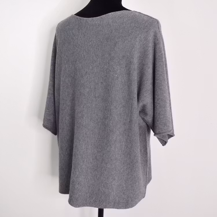 Finstickad Ponchotröja Sia MEDIUM GRÅ - Marta du Chateau