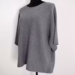 Finstickad Ponchotröja Sia MEDIUM GRÅ - Marta du Chateau