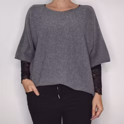 Finstickad Ponchotröja Sia MEDIUM GRÅ - Marta du Chateau