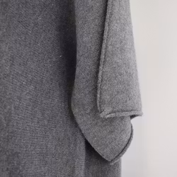 Finstickad Ponchotröja Sia MEDIUM GRÅ - Marta du Chateau