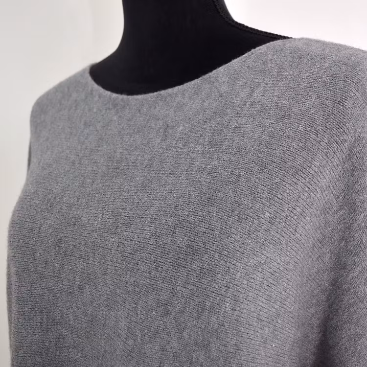 Finstickad Ponchotröja Sia MEDIUM GRÅ - Marta du Chateau