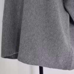 Finstickad Ponchotröja Sia MEDIUM GRÅ - Marta du Chateau