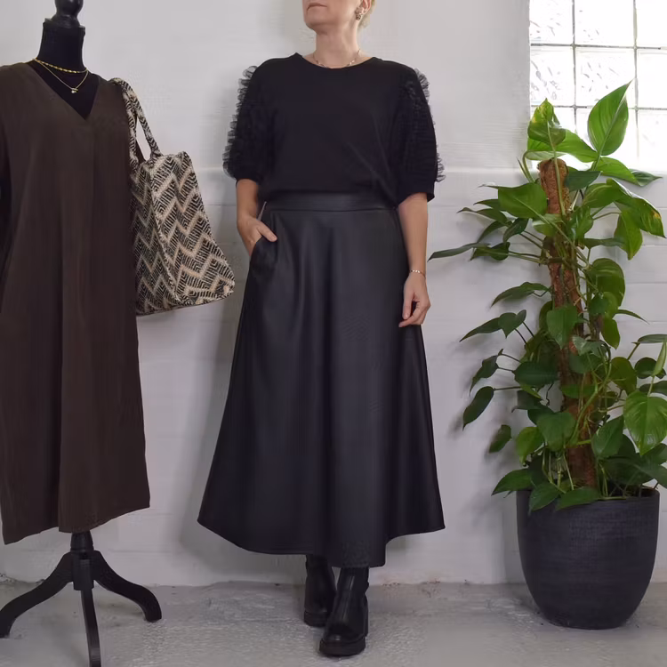 Kjol Alexia Vaxad SVART - Mix By Heart