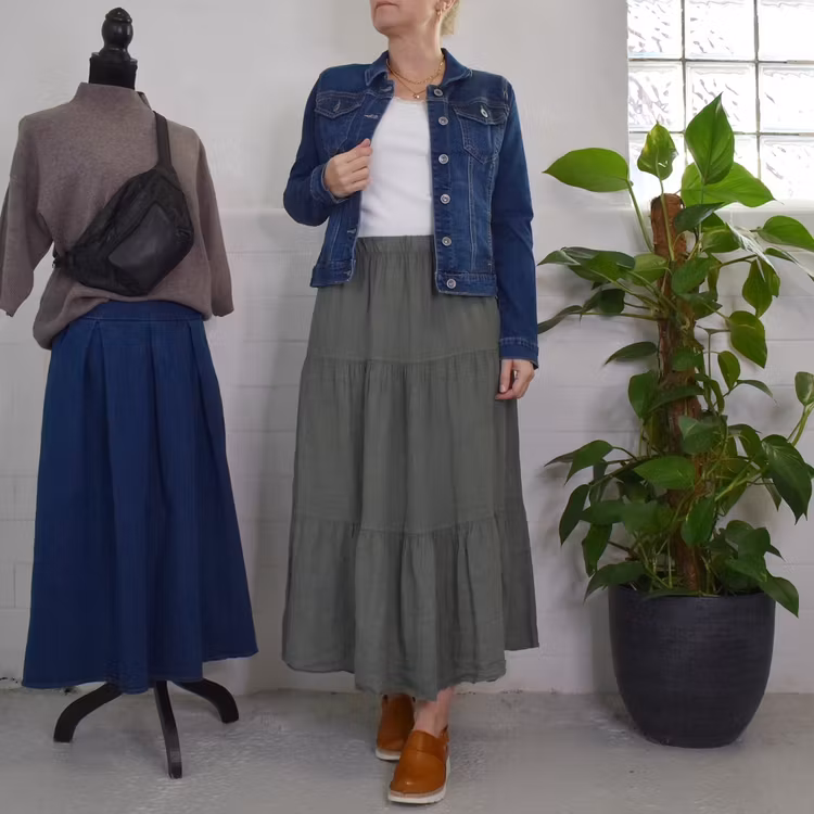 Linnekjol med volanger KAKI