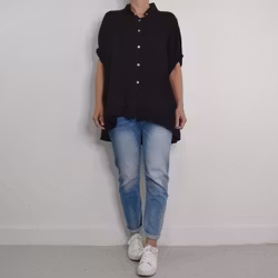 Kort linneskjorta med Volang SVART