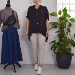 Kort linneskjorta med Volang SVART