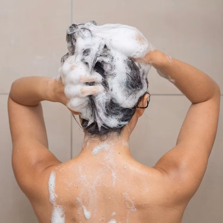 Schampokaka SOOTHE Nässla & Åkerfräken med grön lera 80g - Kali Flowers