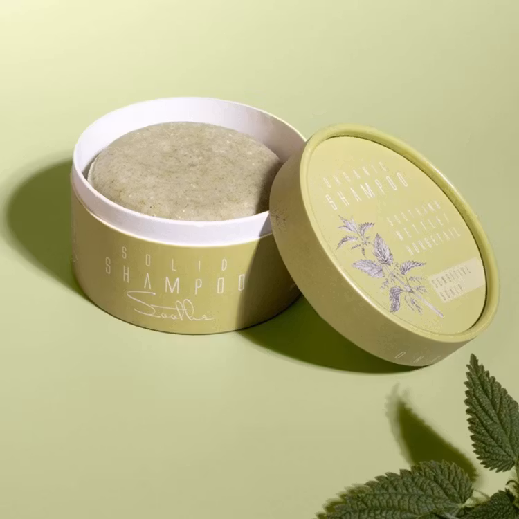Schampokaka SOOTHE Nässla & Åkerfräken med grön lera 80g - Kali Flowers