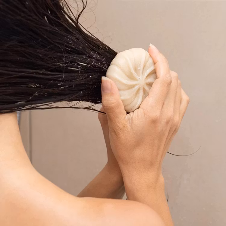 Balsamkaka SOOTHE med Nässla & Åkerfräken 80g - Kali Flowers