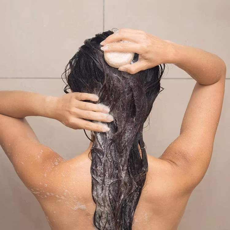 Schampokaka BALANCE med Hibiskus och Rosa lera 80g - Kali Flowers