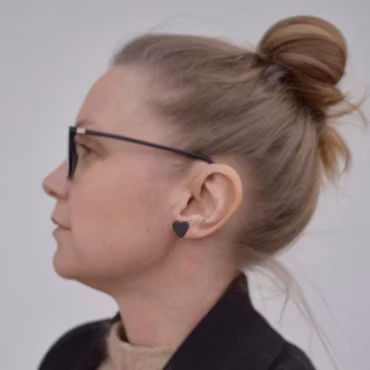 Örhänge Hjärta Liten SVART - SoMaBelle Design