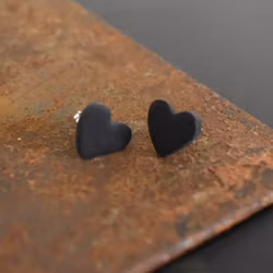 Örhänge Hjärta Liten SVART - SoMaBelle Design
