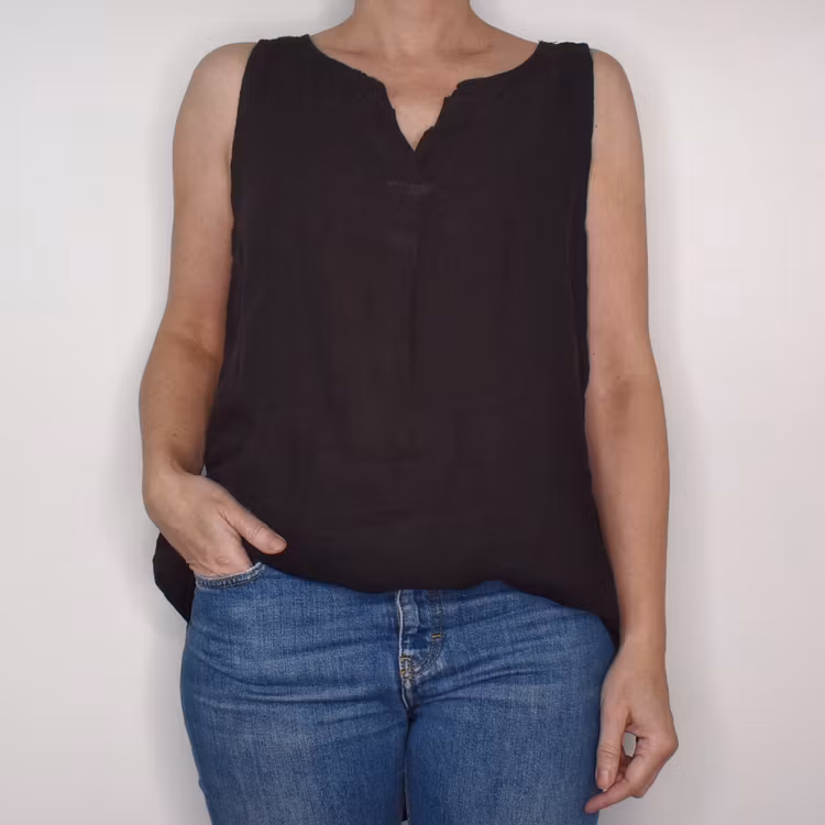 Linne/Ärmlös topp SVART