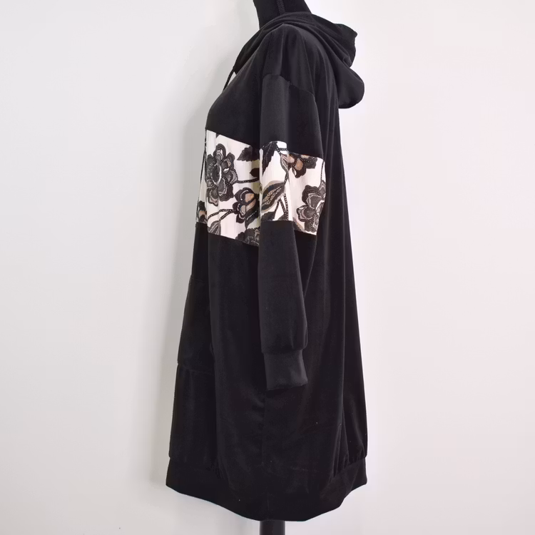 Hoodieklänning Velour Emily Blommig SVART - Camicia