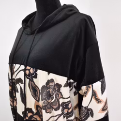 Hoodieklänning Velour Emily Blommig SVART - Camicia