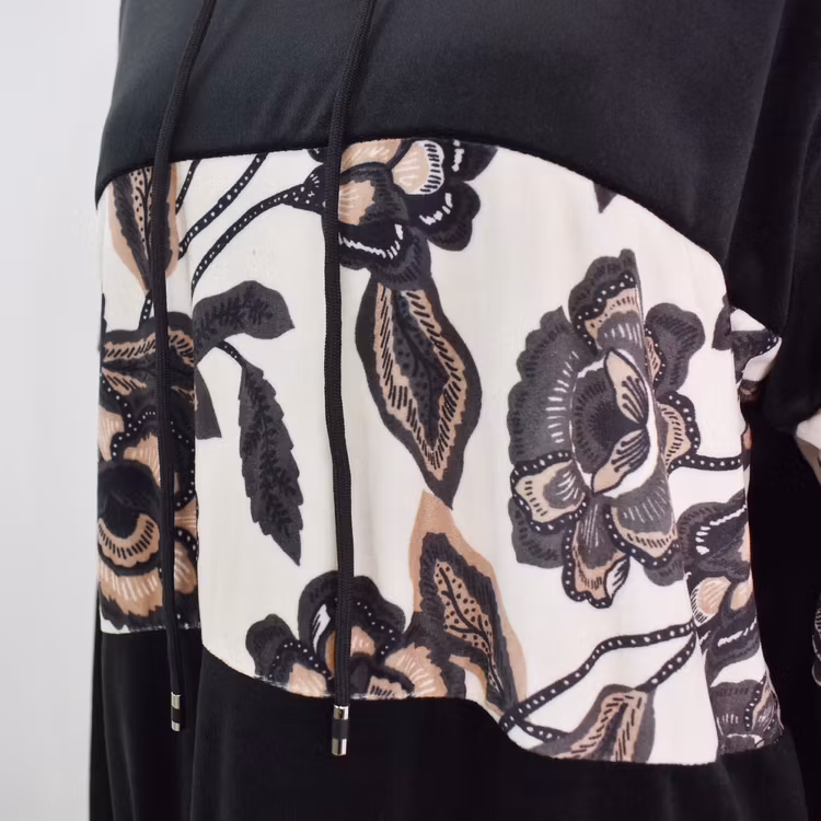 Hoodieklänning Velour Emily Blommig SVART - Camicia