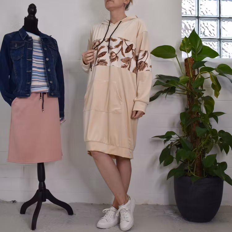 Hoodieklänning Velour Emily Blommig BEIGE - Camicia