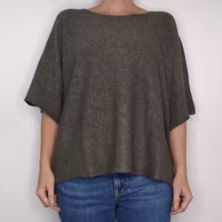 Finstickad Ponchotröja Nessa ARMY - Mix By Heart