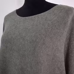 Finstickad Ponchotröja Nessa ARMY - Mix By Heart