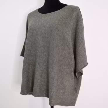 Finstickad Ponchotröja Nessa ARMY - Mix By Heart