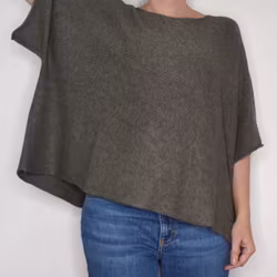 Finstickad Ponchotröja Nessa ARMY - Mix By Heart