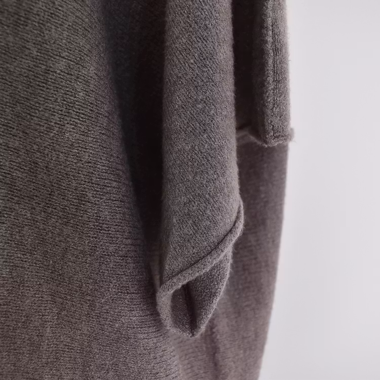 Finstickad Ponchotröja Nessa TAUPE - Mix By Heart