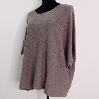 Finstickad Ponchotröja Nessa TAUPE - Mix By Heart