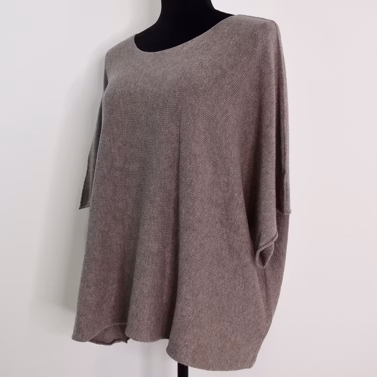 Finstickad Ponchotröja Nessa TAUPE - Mix By Heart