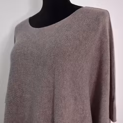 Finstickad Ponchotröja Nessa TAUPE - Mix By Heart