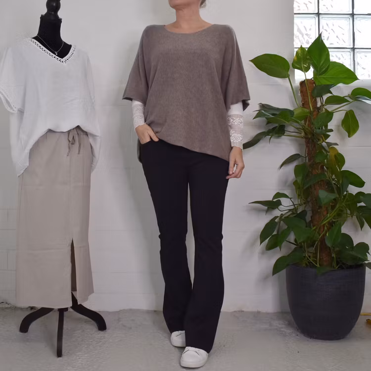 Finstickad Ponchotröja Nessa TAUPE - Mix By Heart