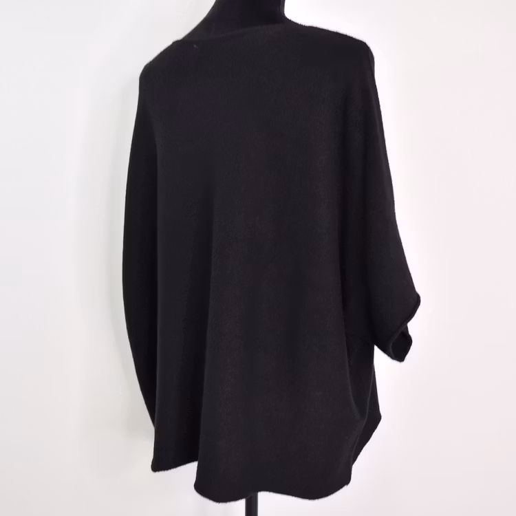 Finstickad Ponchotröja Nessa SVART - Mix By Heart