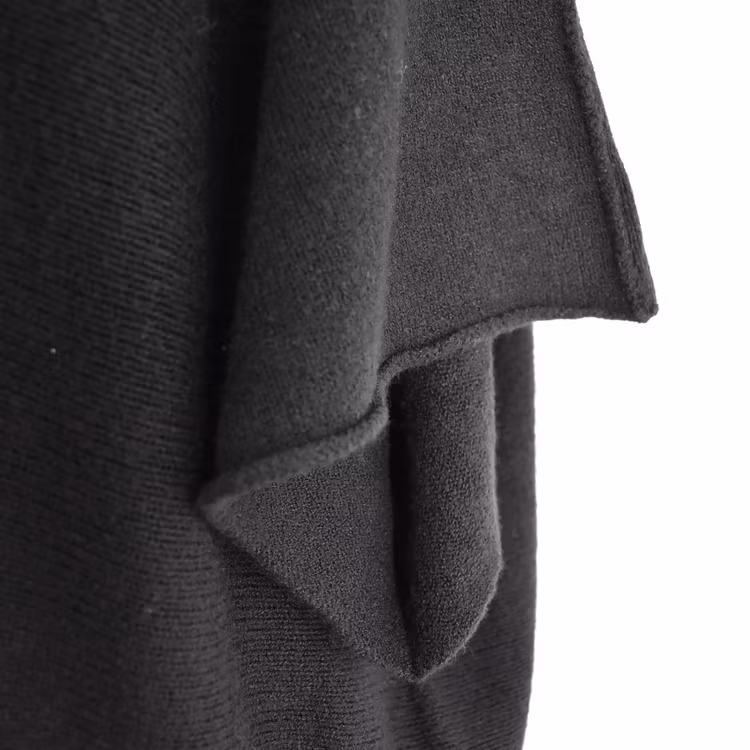 Finstickad Ponchotröja Nessa SVART - Mix By Heart