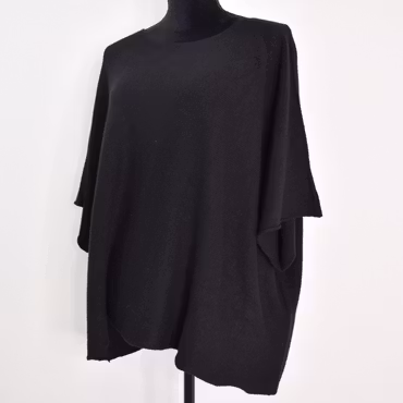 Finstickad Ponchotröja Nessa SVART - Mix By Heart