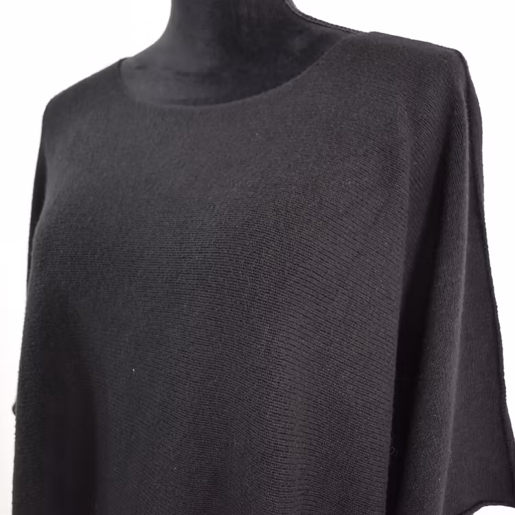 Finstickad Ponchotröja Nessa SVART - Mix By Heart