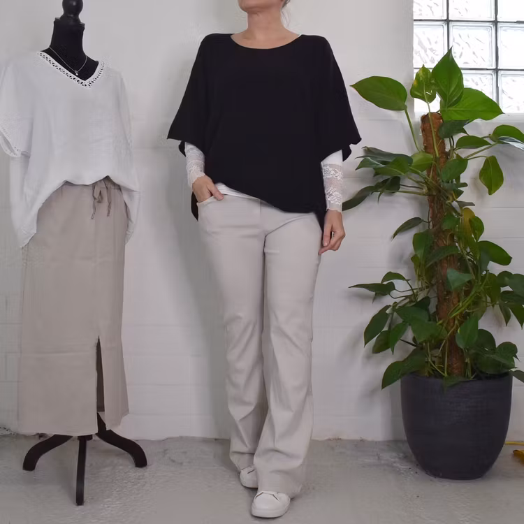 Finstickad Ponchotröja Nessa SVART - Mix By Heart