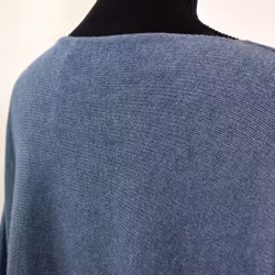 Finstickad Ponchotröja Nessa JEANSBLÅ - Mix By Heart