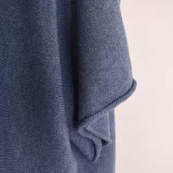 Finstickad Ponchotröja Nessa JEANSBLÅ - Mix By Heart